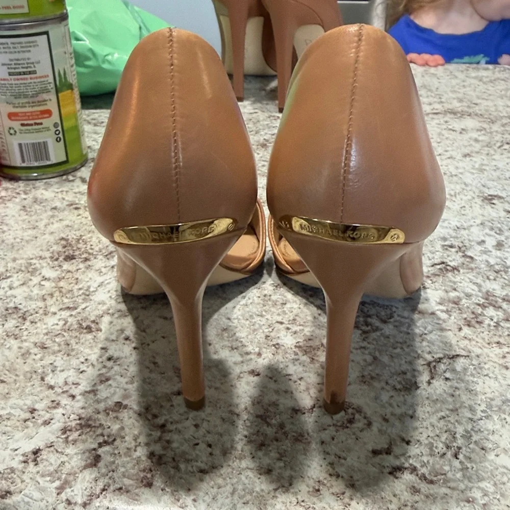Michael Kors Tan Pointed Toe Pumps - Picture 2 of 5